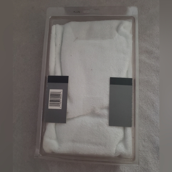 JP Lann Golf Utility Kit With Towel, Tees, Markers, Divot Tool, Utility Brush - Picture 3 of 3